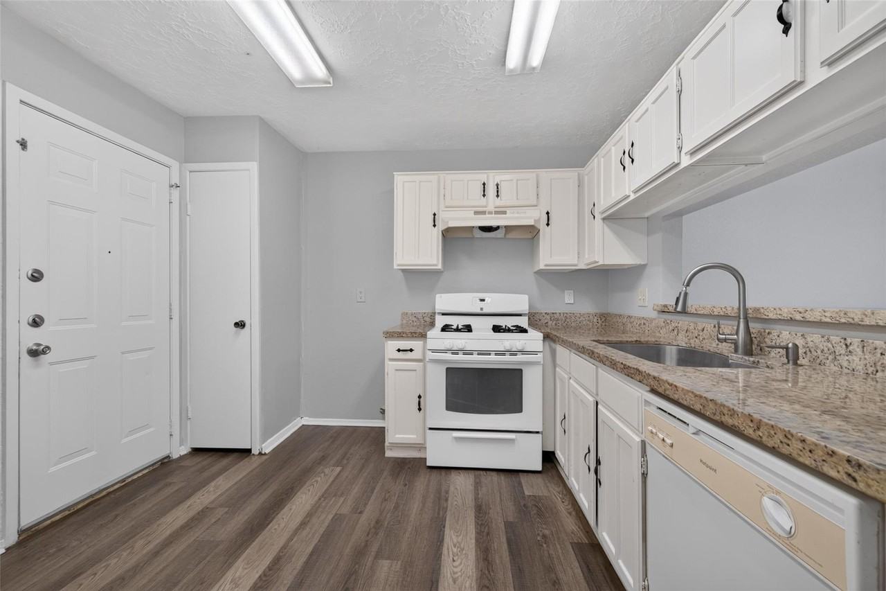 2403 Autumn Springs Lane - Photo 2 of 9