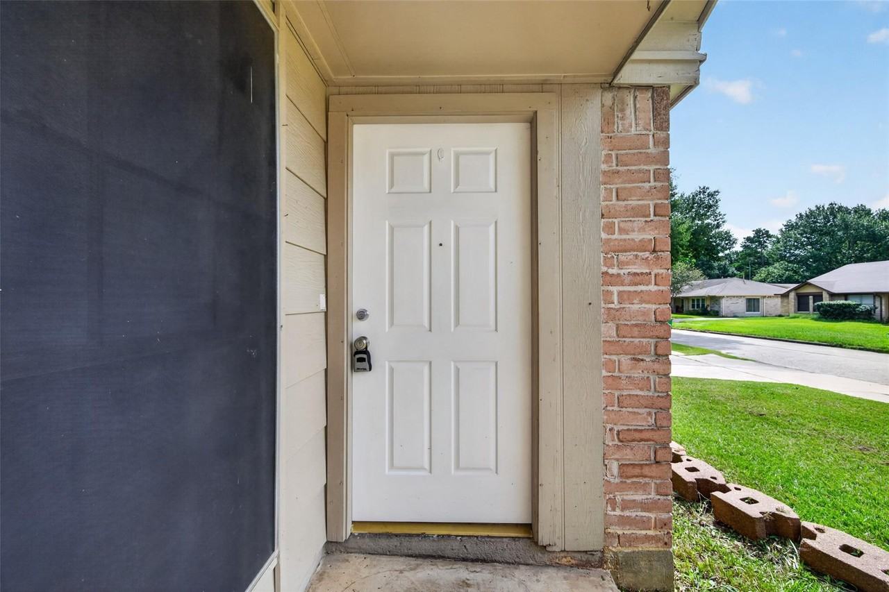 2403 Autumn Springs Lane - Photo 7 of 9