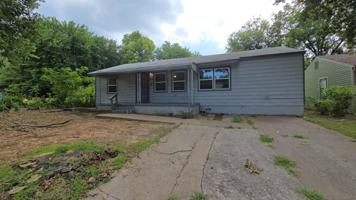featured image of 4522 N Johnstown Ave