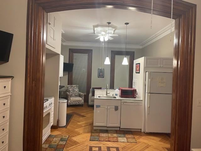 2612 Genesee St - Photo 4 of 9