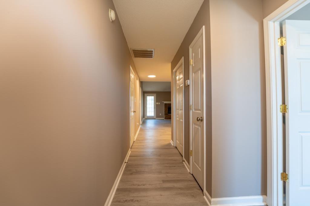 334 Hawthorne Oaks Way - Photo 2 of 31