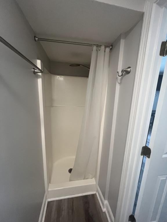 423 King St - Photo 3 of 7