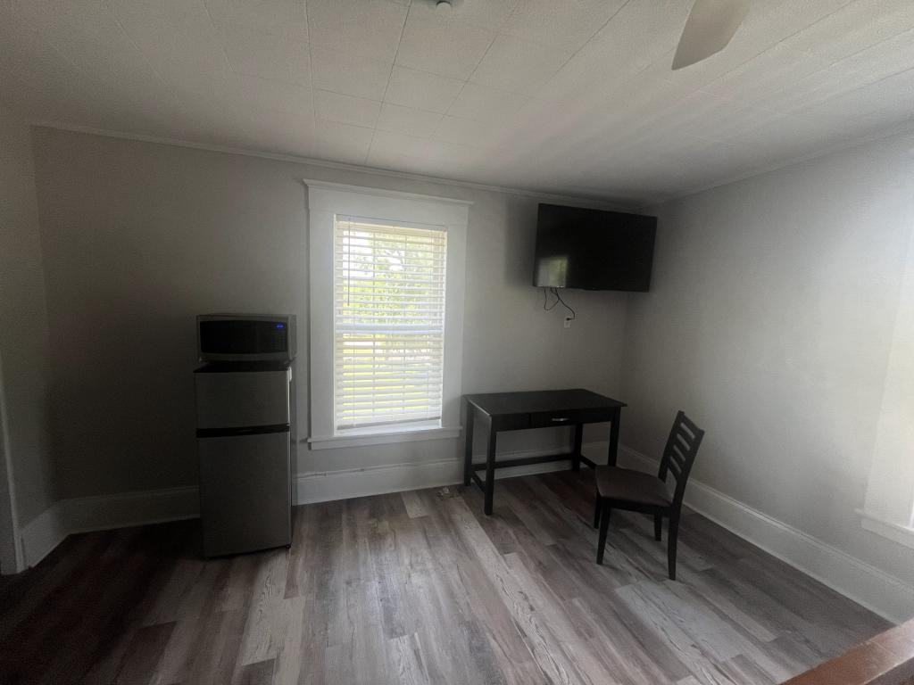 423 King St - Photo 6 of 7