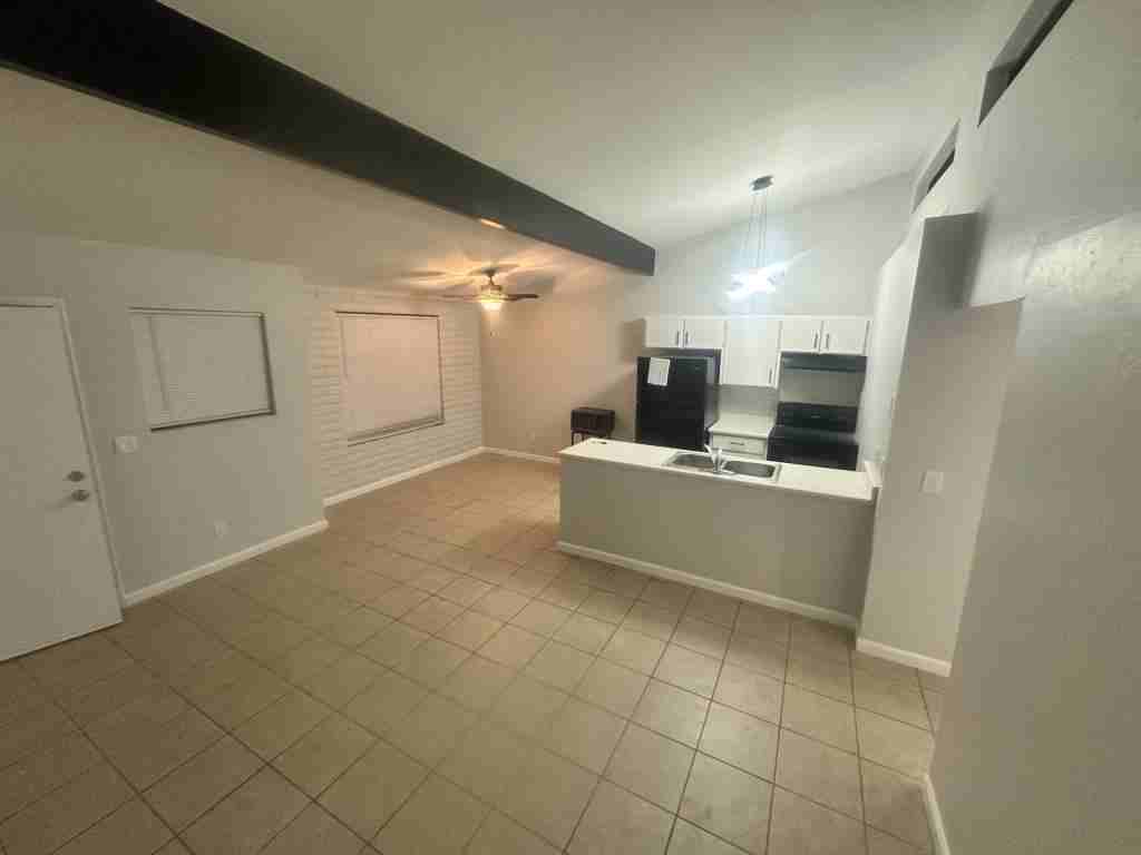 569 Campbell St - Photo 2 of 11