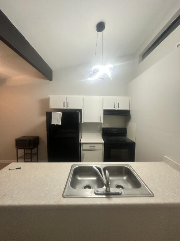 569 Campbell St - Photo 3 of 11