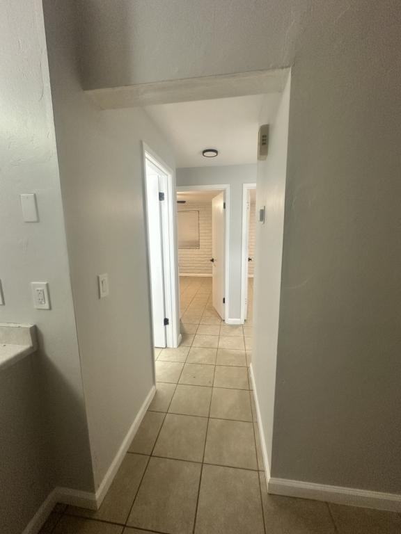 569 Campbell St - Photo 5 of 11