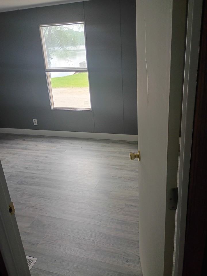 1229 1st Ave Ne - Photo 4 of 12