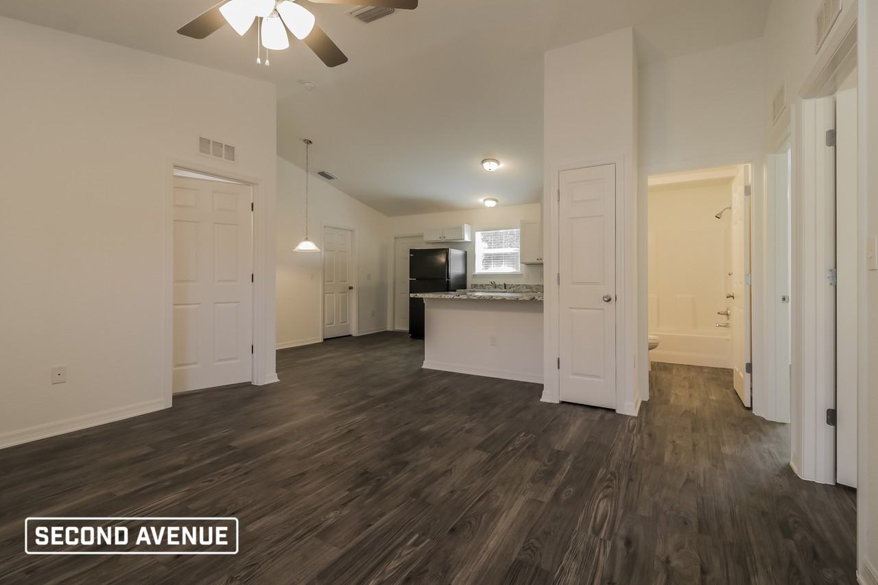 77 Locust Crse - Photo 2 of 17