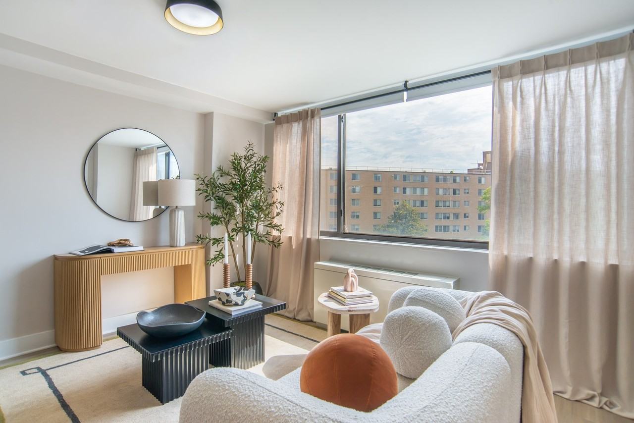 Connecticut House Apartments - Photo 6 of 22