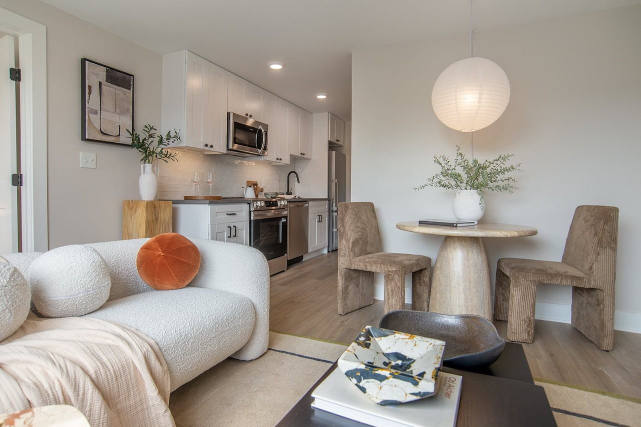 Connecticut House Apartments - Photo 7 of 22