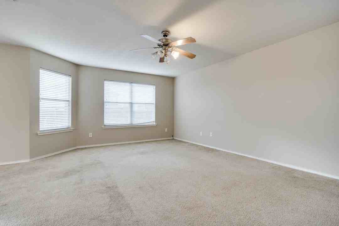 2725 Marsha Ln - Photo 4 of 25