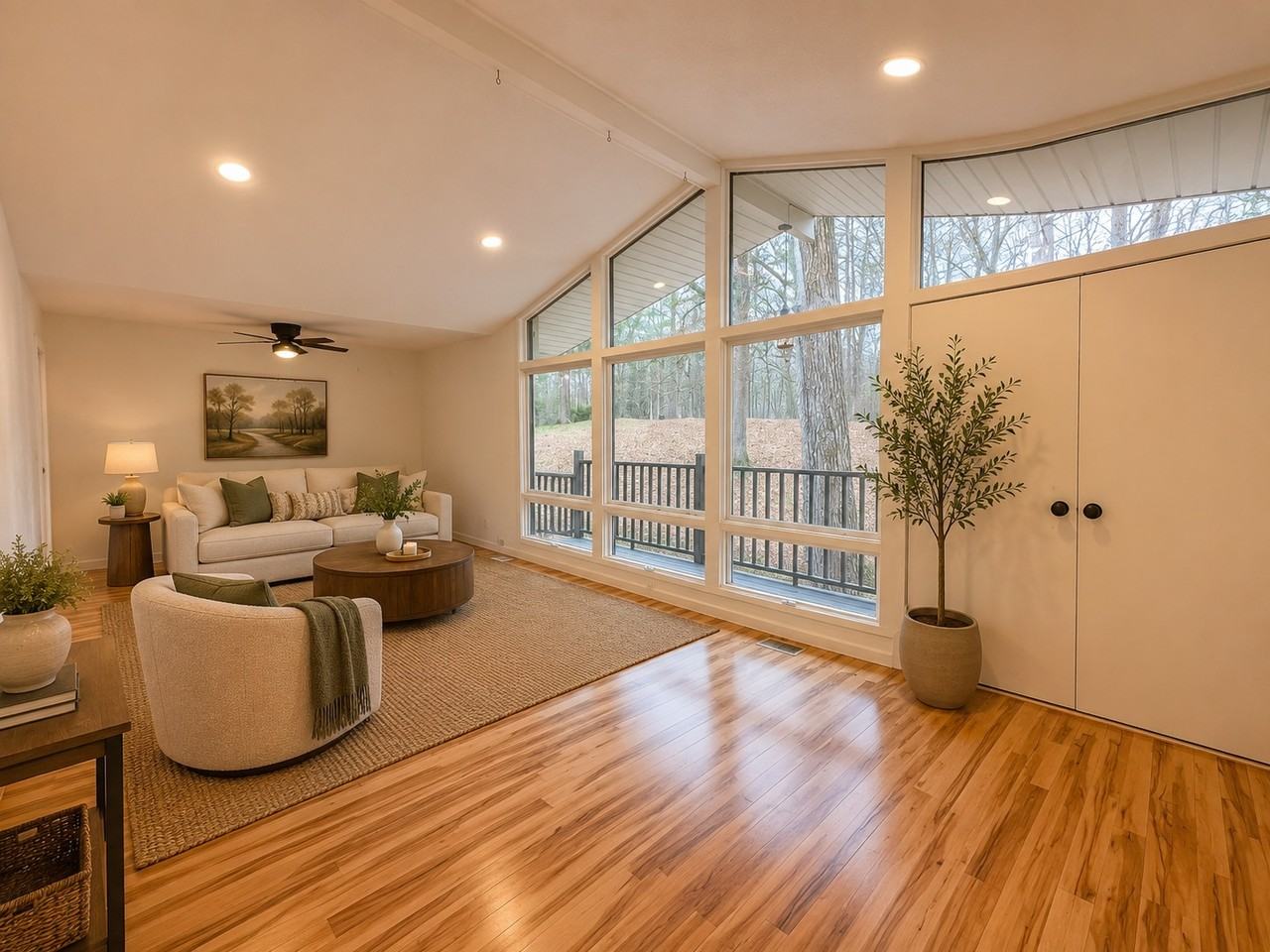323 Forest Glen Rd - Photo 5 of 15