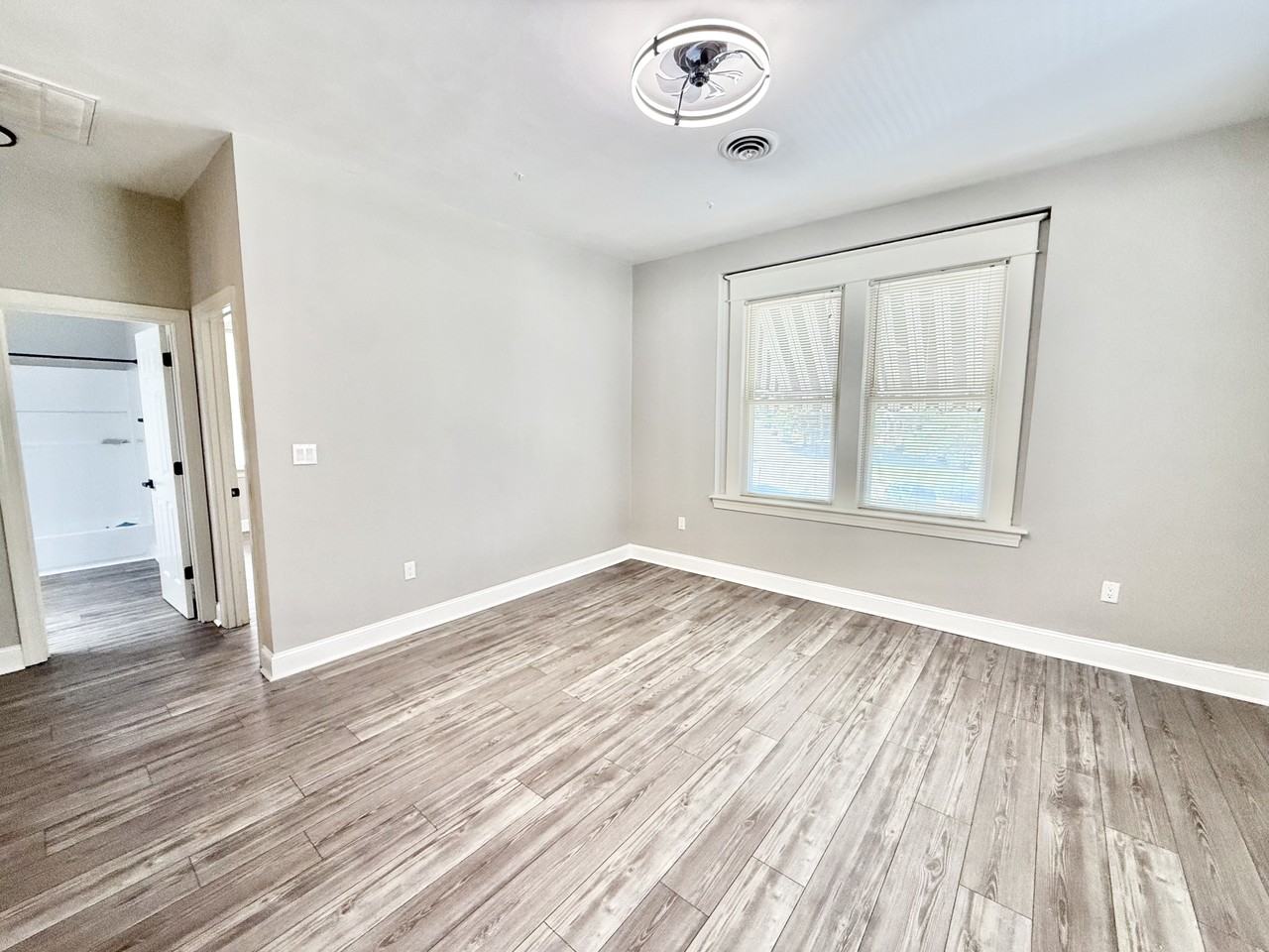 1736 Memorial Ave Sw #B - Photo 2 of 16