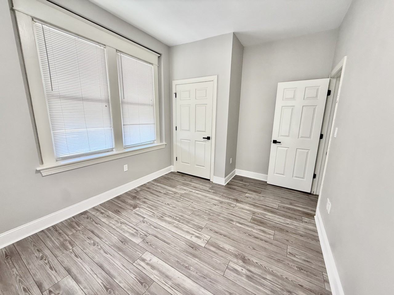 1736 Memorial Ave Sw #B - Photo 5 of 16