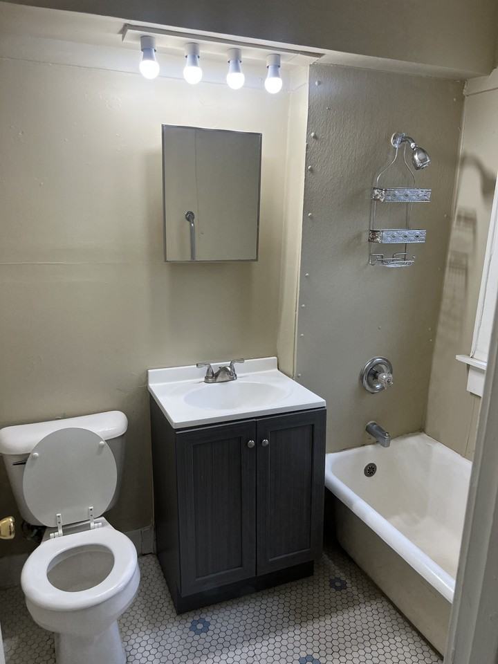 3032 W Pierce St #2 - Photo 6 of 12