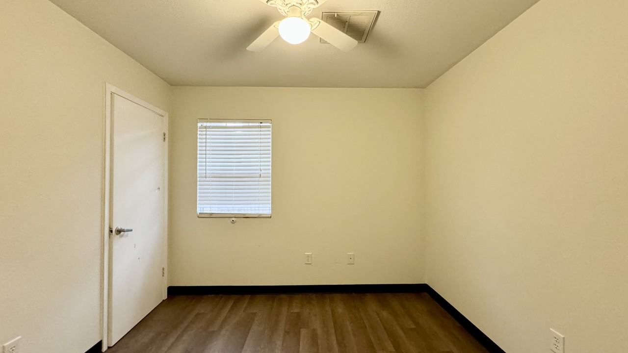 1144 N Hazel St #1 - Photo 4 of 11