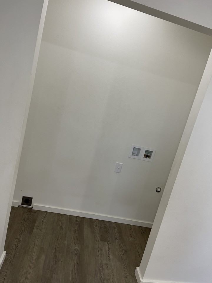 308 S Lincoln #308 - Photo 3 of 3