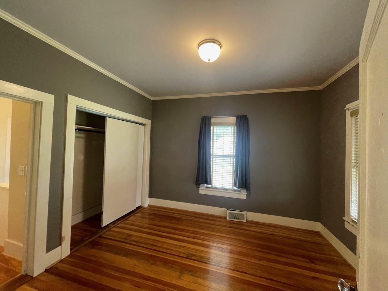 116 School St - Photo 4 of 9