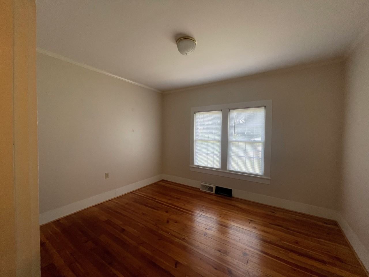 116 School St - Photo 7 of 9