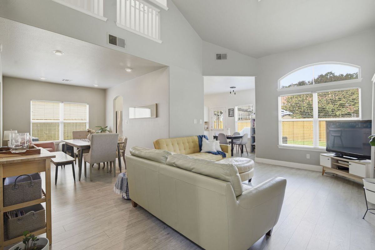 20515 View Mdw - Photo 4 of 28