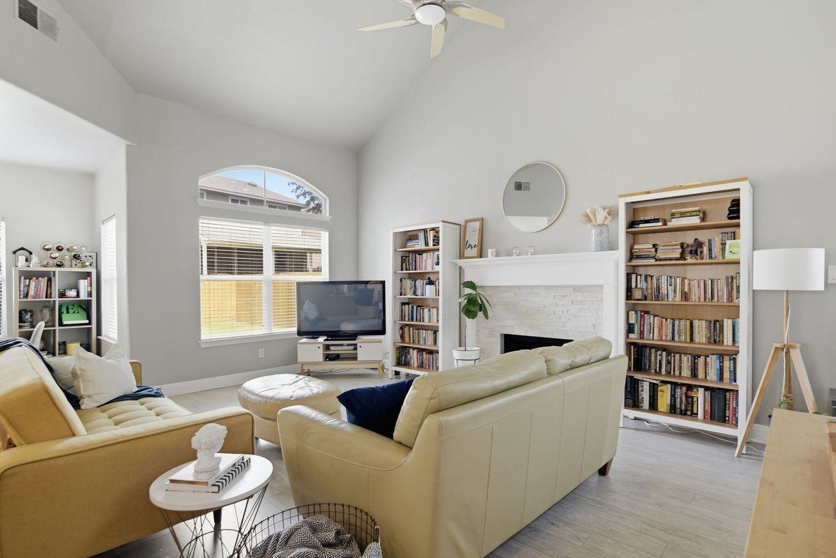 20515 View Mdw - Photo 6 of 28