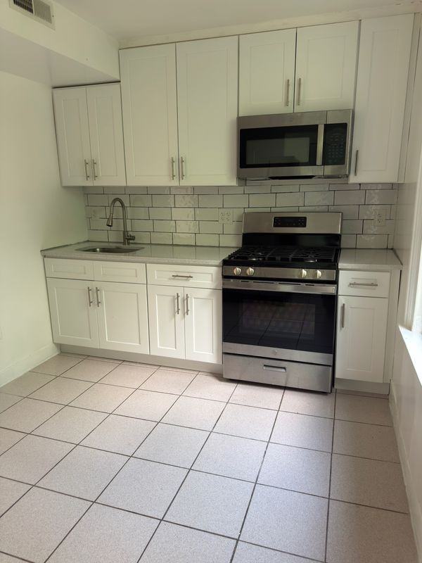 72 Cedar St ##2 - Photo 3 of 12