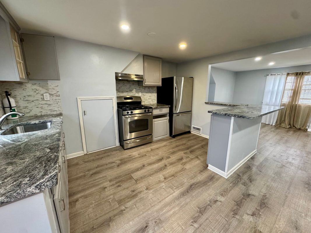 347 E 29th St - Photo 2 of 22