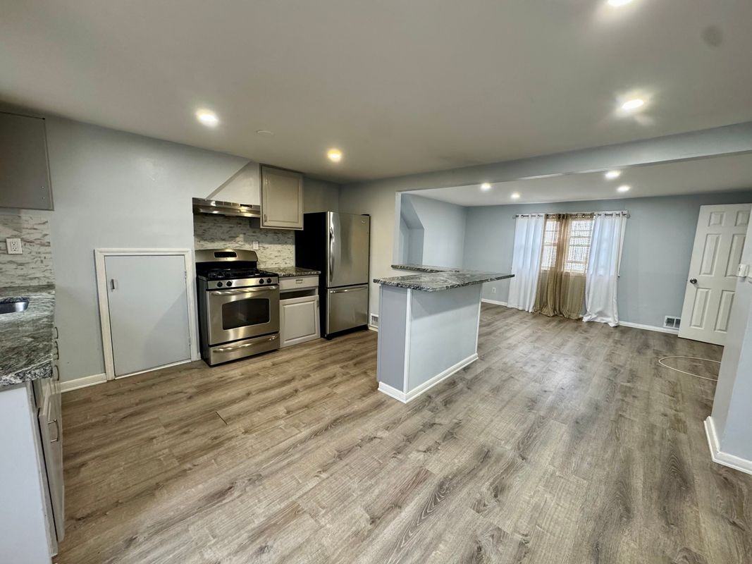 347 E 29th St - Photo 3 of 22