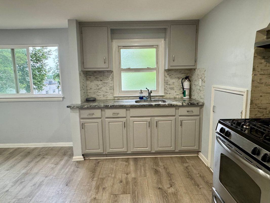 347 E 29th St - Photo 6 of 22