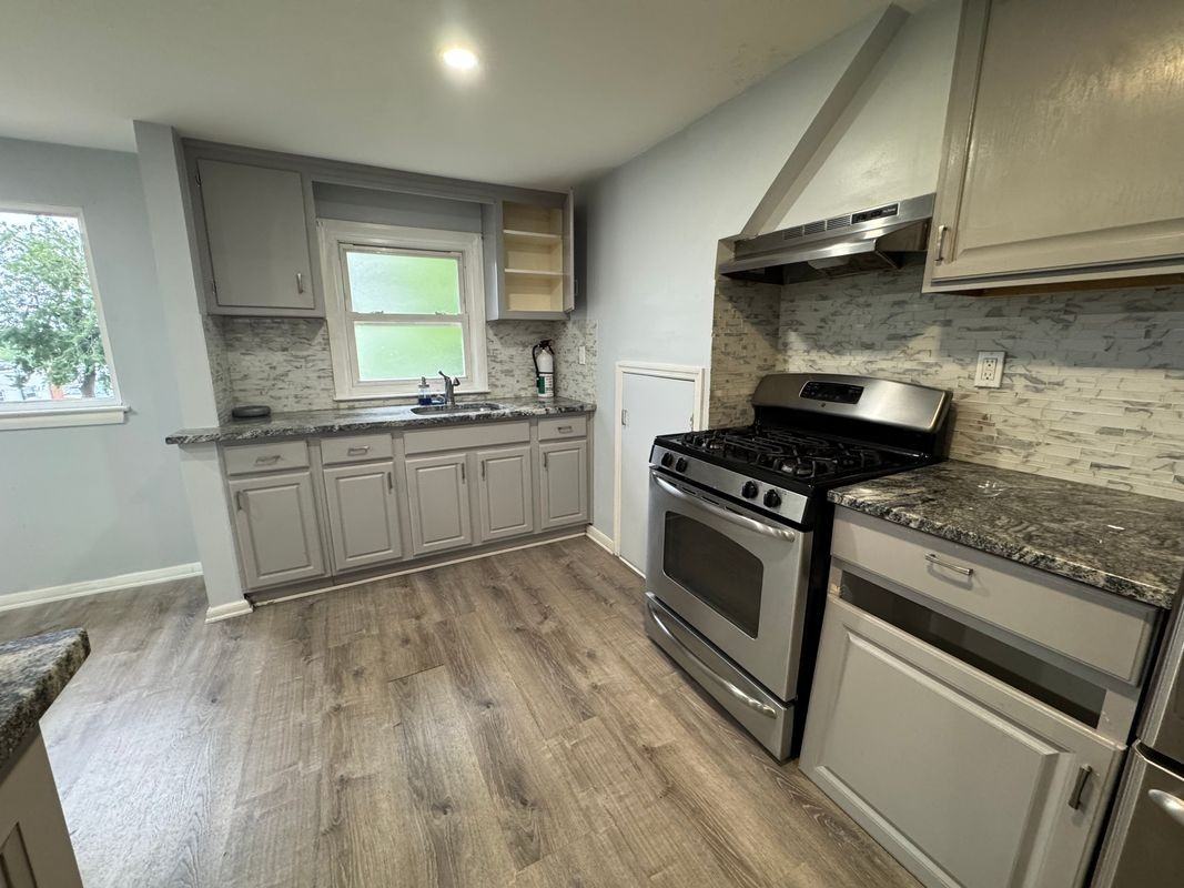 347 E 29th St - Photo 7 of 22