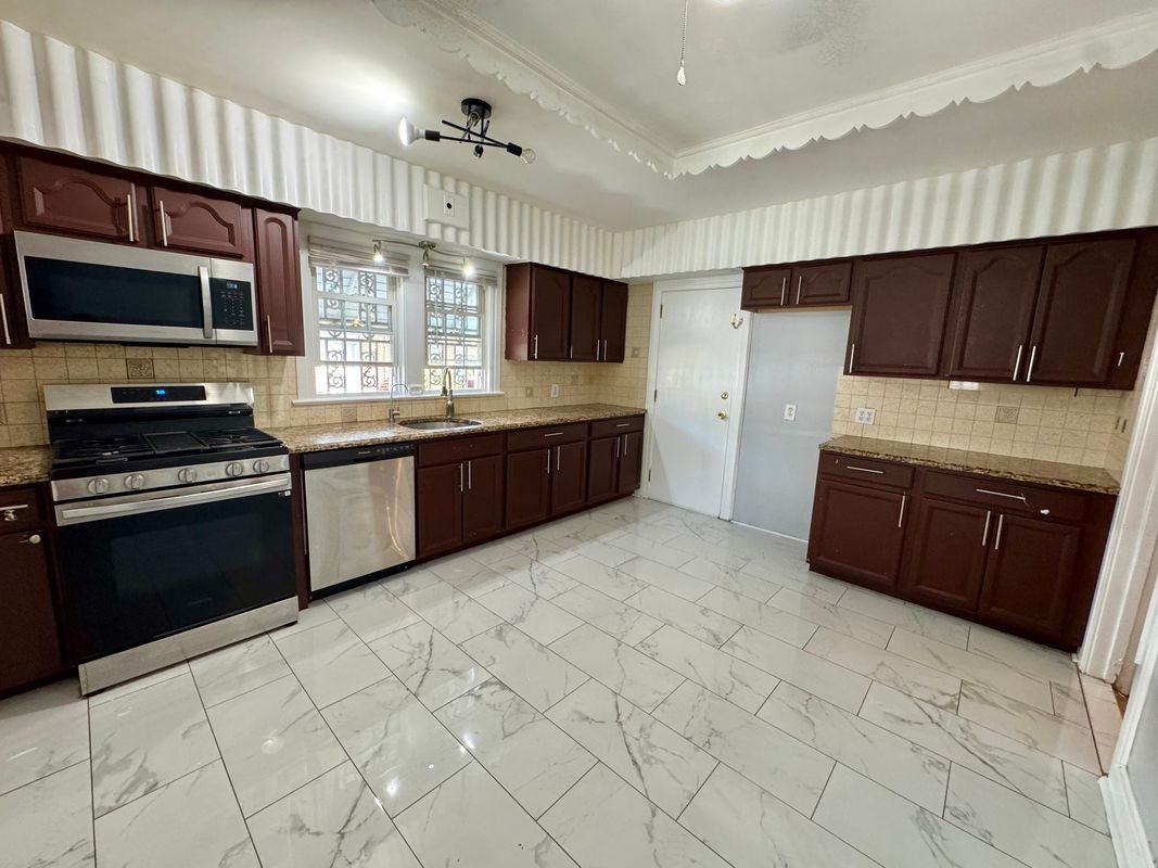 28 Lenox Ave - Photo 2 of 30