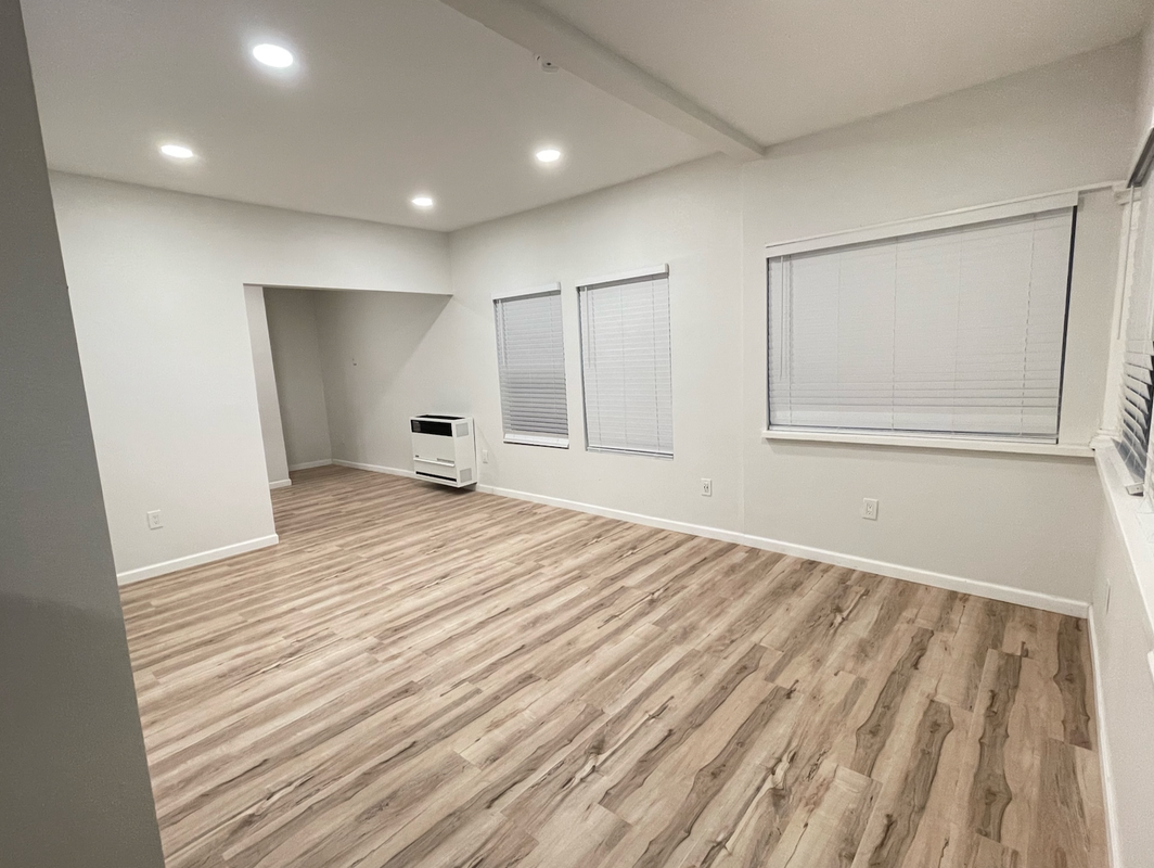 124 E 7th St - Photo 6 of 18