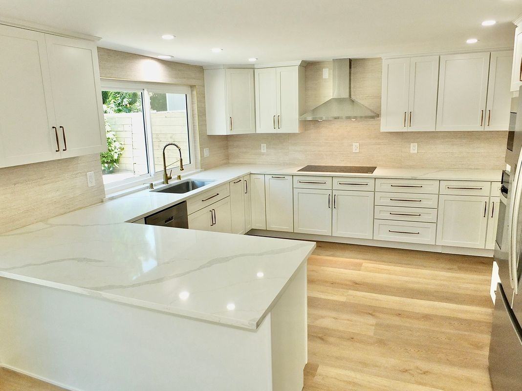 652 Margo Ave - Photo 2 of 3