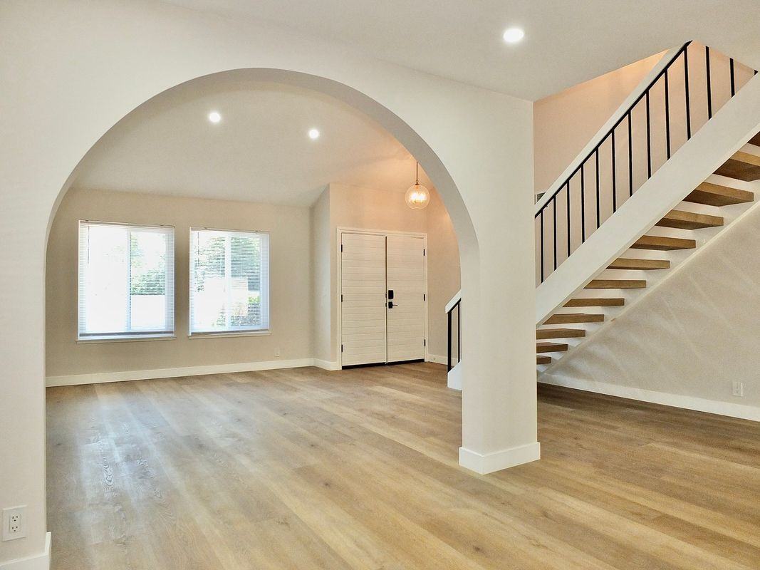 652 Margo Ave - Photo 3 of 3