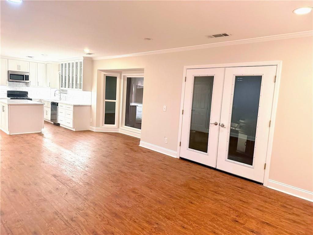 10070 Lauren Hall Ct - Photo 7 of 12