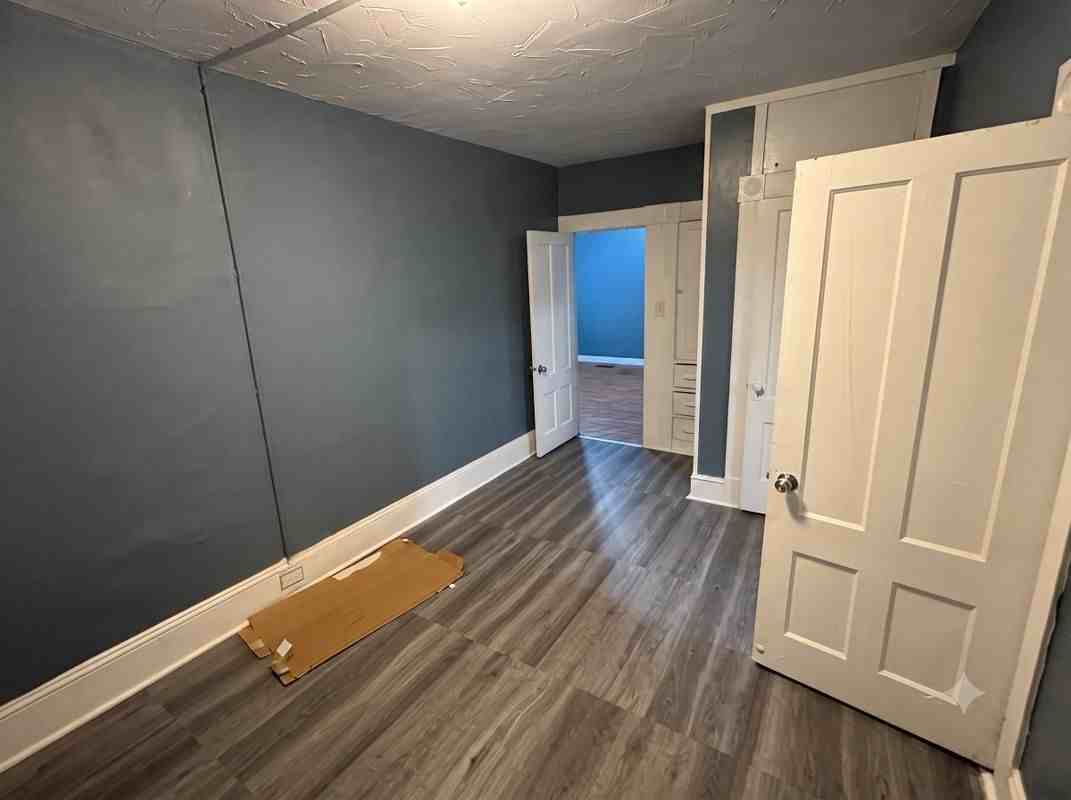 440 Laurel St - Photo 5 of 13