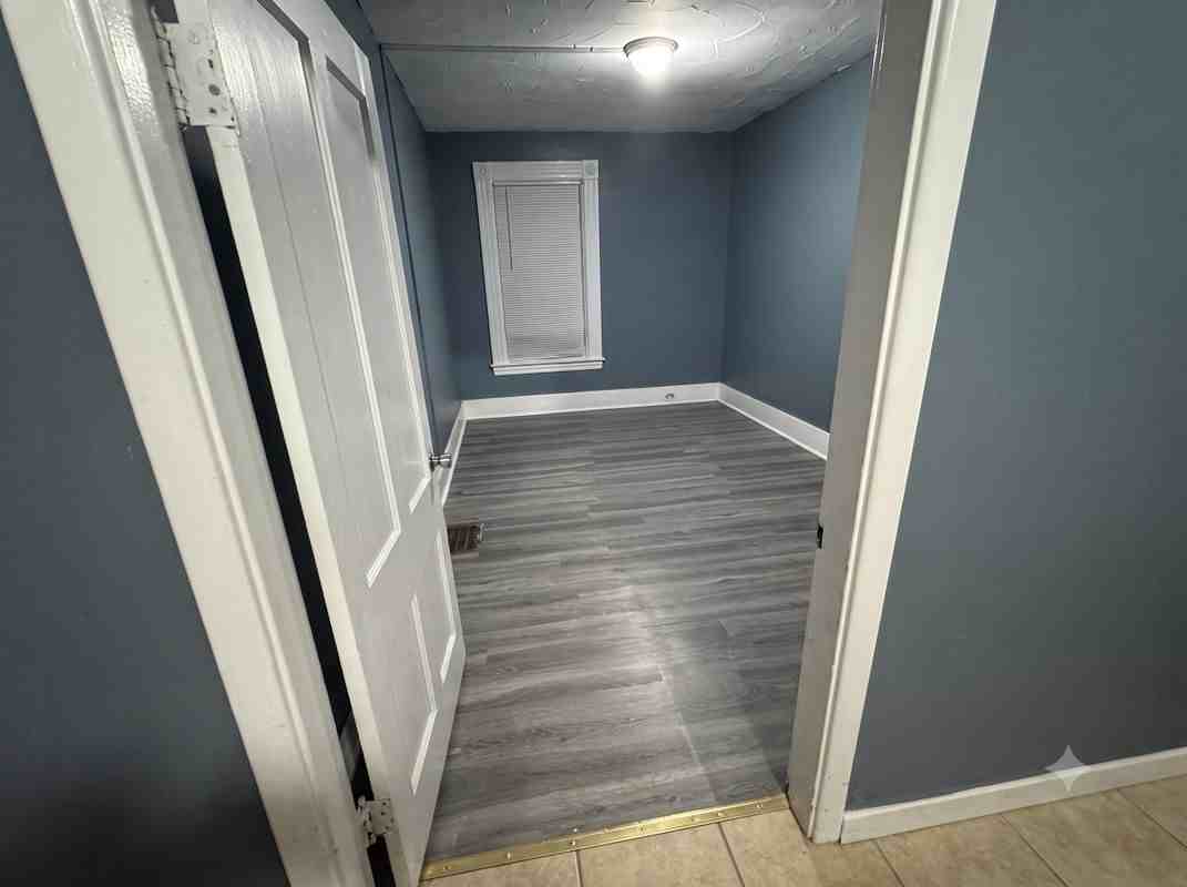 440 Laurel St - Photo 7 of 13