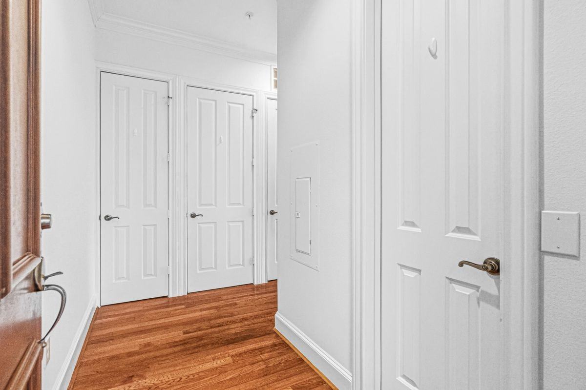 7134 Mapleridge St ##2e - Photo 3 of 29