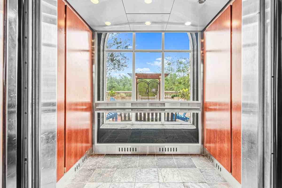 7134 Mapleridge St ##2e - Photo 4 of 29