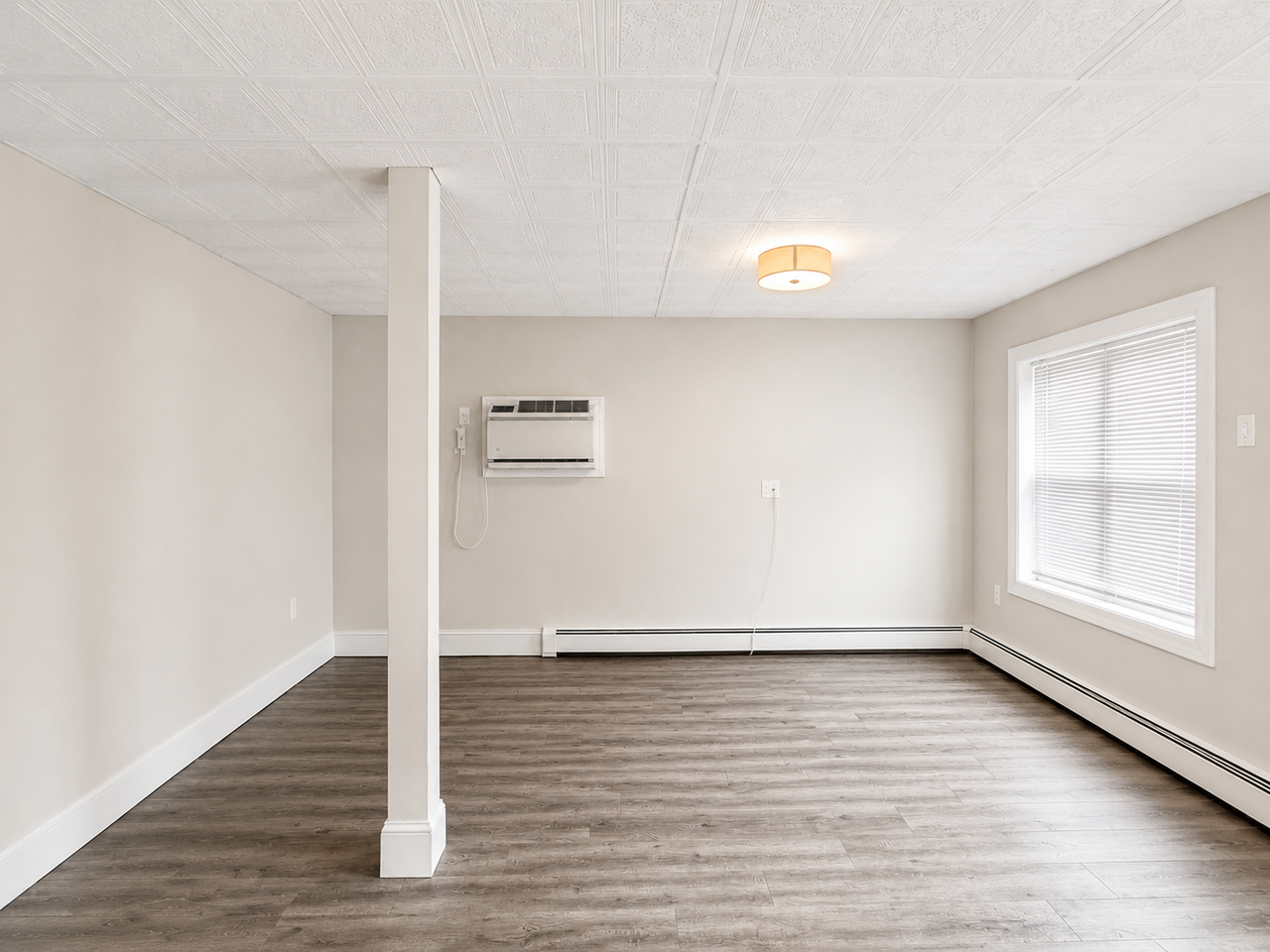 195 Maverick St #1 - Photo 2 of 18