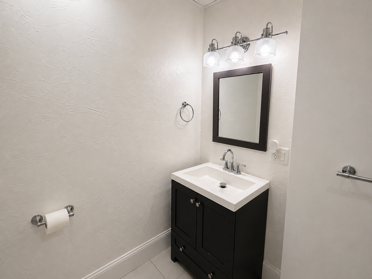 195 Maverick St #1 - Photo 7 of 18
