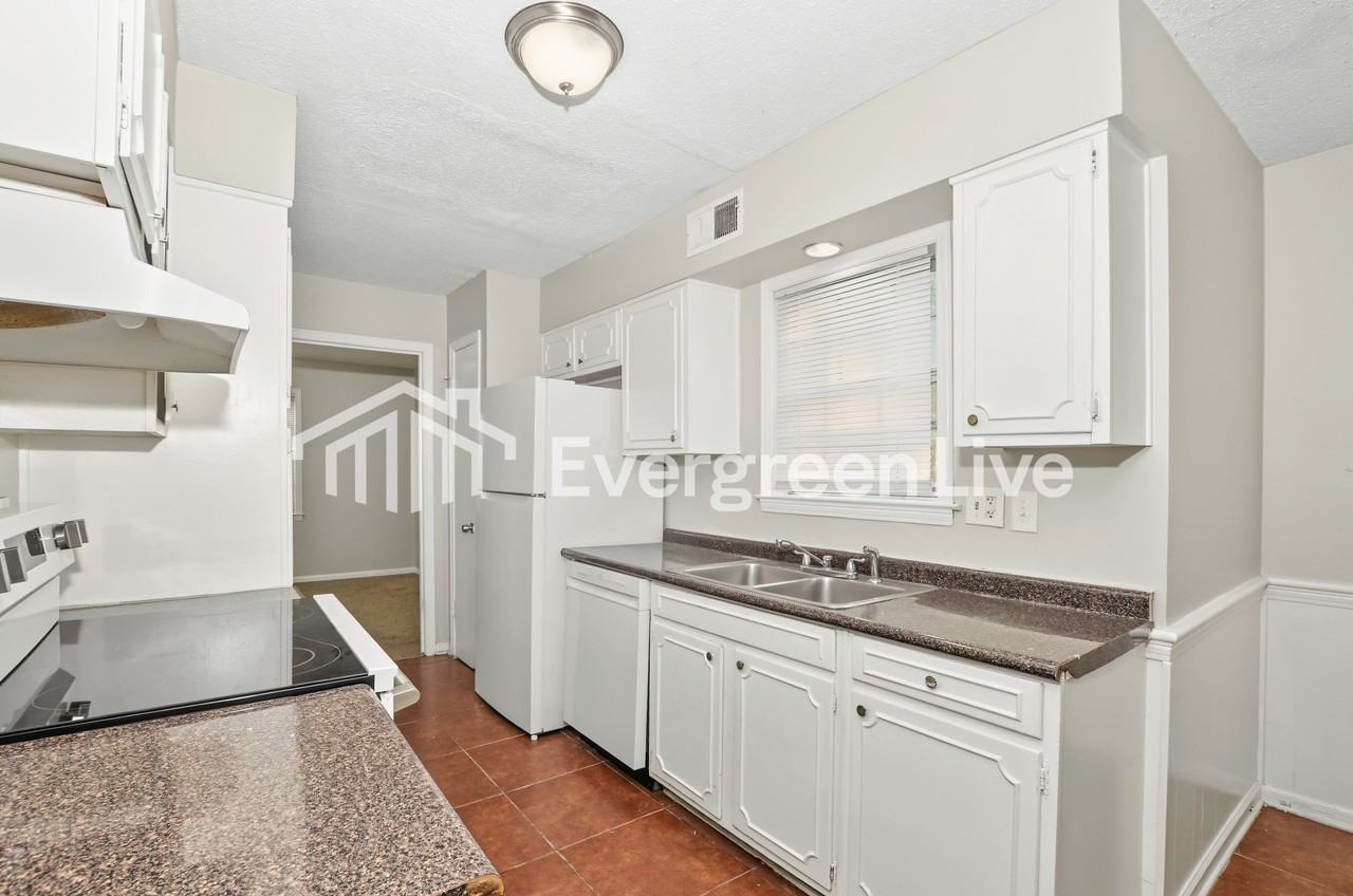 2965 Dothan St - Photo 6 of 15