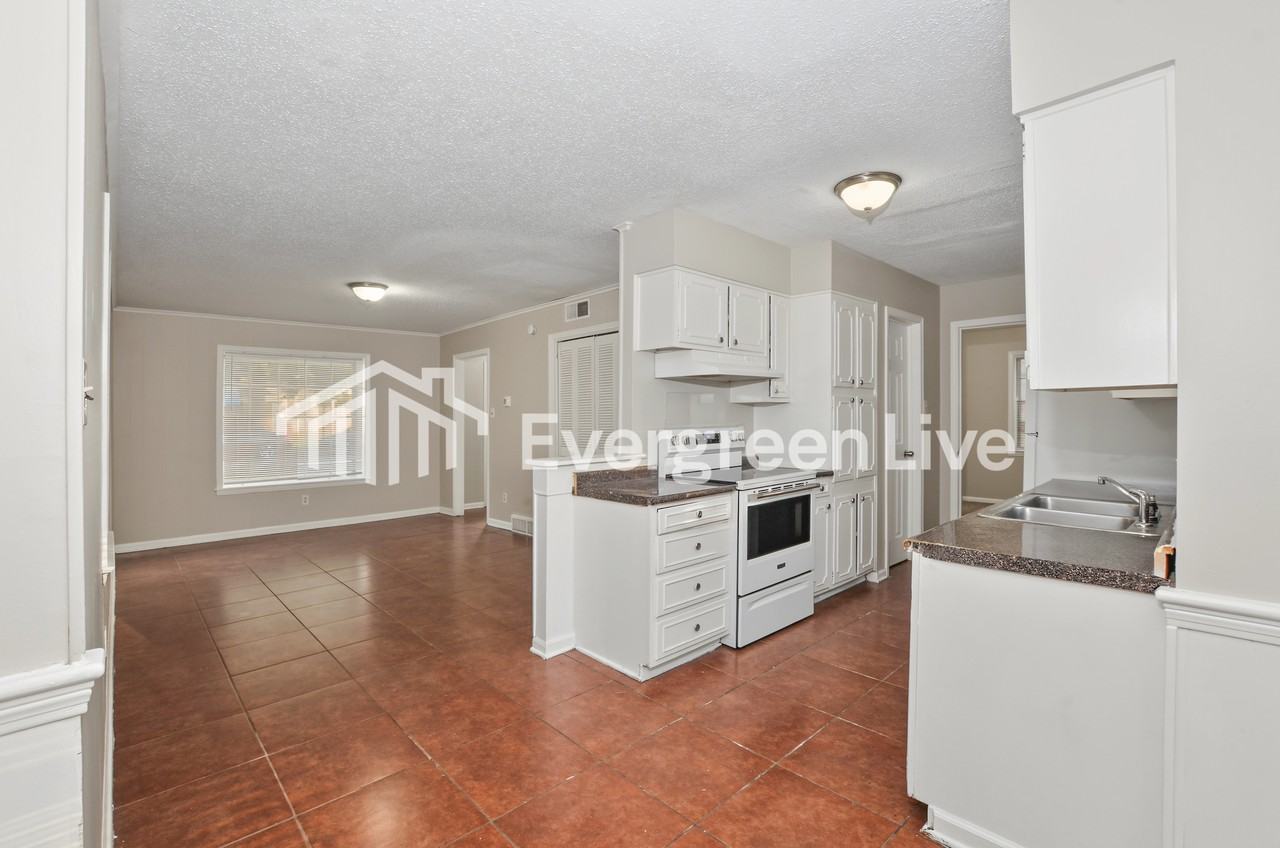 2965 Dothan St - Photo 7 of 15