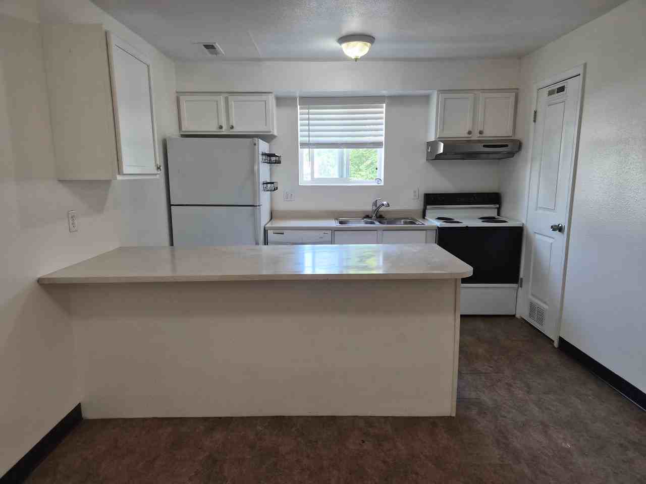 2736 S Adams St #27 - Photo 5 of 10