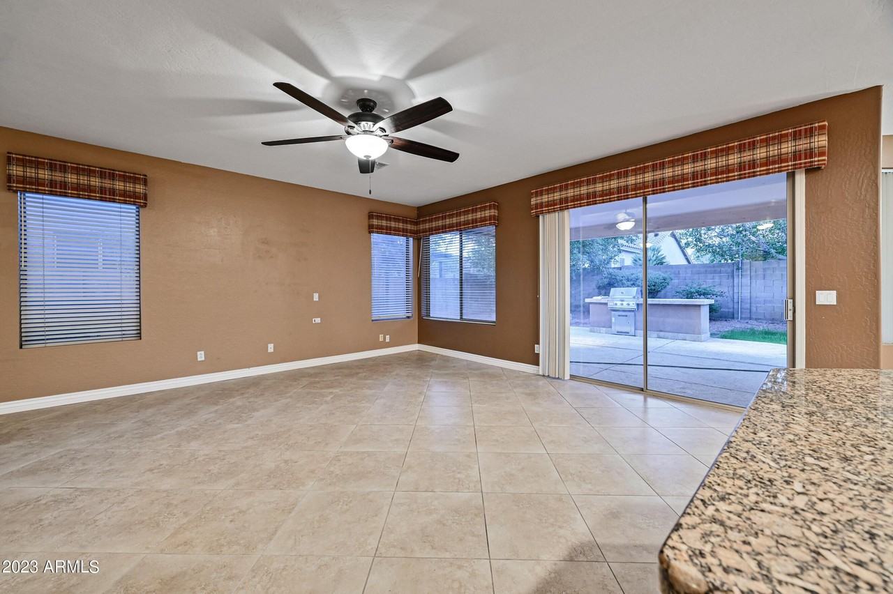 6780 W Amigo Dr - Photo 6 of 44