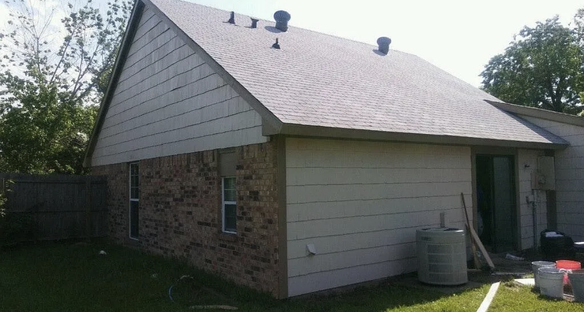 3215 Fort Bend Dr - Photo 2 of 3