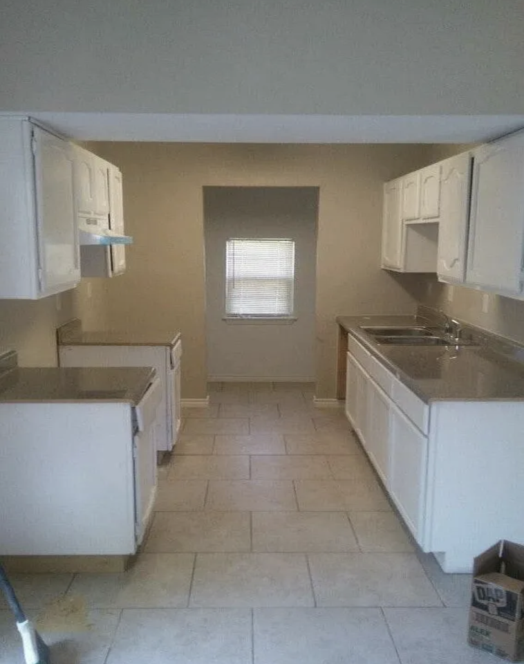 3215 Fort Bend Dr - Photo 3 of 3
