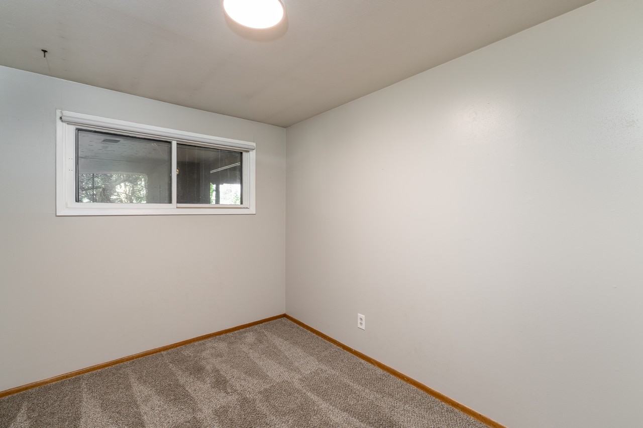 3011 W Dalke Ave - Photo 3 of 23
