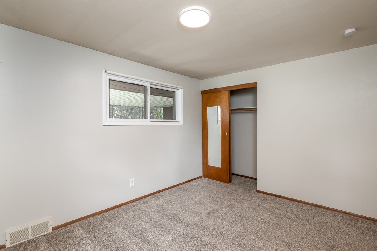 3011 W Dalke Ave - Photo 4 of 23