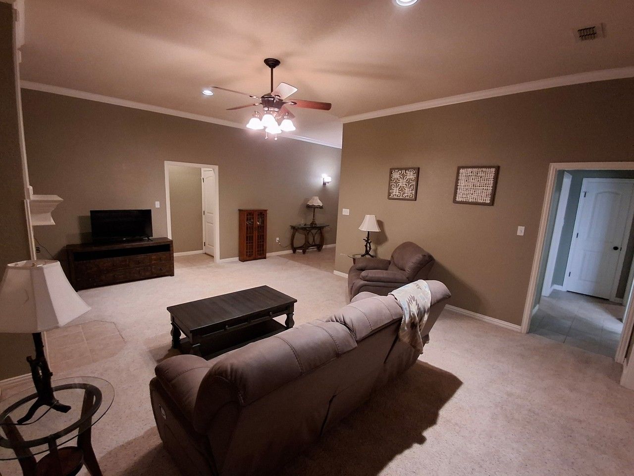 2142 Republic Ave - Photo 4 of 20